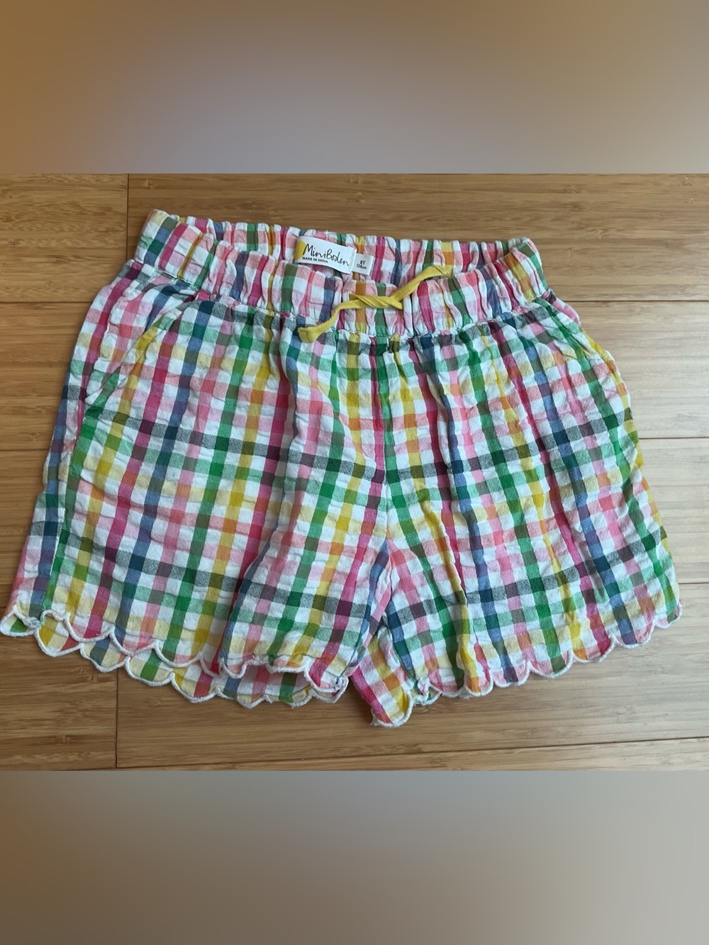 Mini Boden Seersucker Gingham Scallop-Edge Shorts. Size:8/128